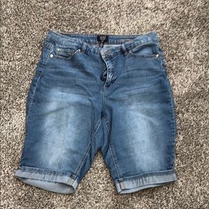Jones New York Bermuda jean shorts size 12